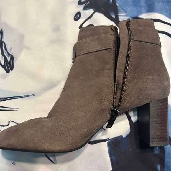 Aquatalia-never worn size 8 grey bootie - Picture 4 of 6